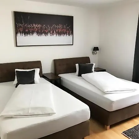 בית הארחה Der Torwirt 3*