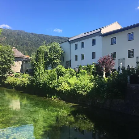 Der Torwirt Guest house